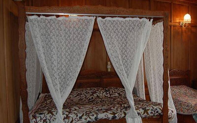 Hazar Dastan Houseboat, Srinagar 4
